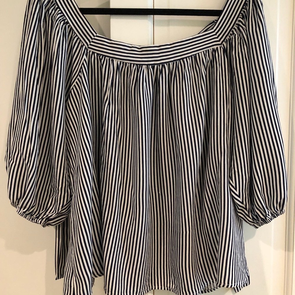 Black and White Top 1X